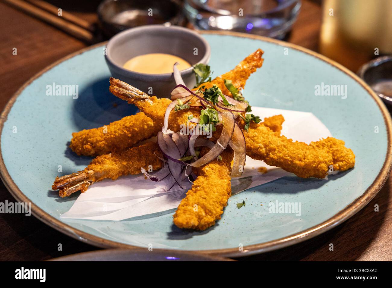 Gambas fritas - crevettes nobashi frites au Bamboo Mat Stratford, Londres, Angleterre Banque D'Images