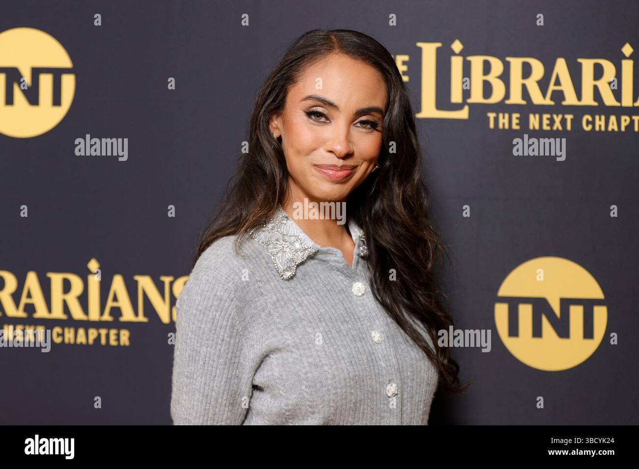 NEW YORK, NEW YORK - 20 MAI : Bluey Robinson, Olivia Morris, Callum McGowan et Marissa Hill assistent à la projection de TNT The Librarians : the Next Chapter à la Morgan Library le 20 mai 2025, à New York. La nouvelle série, une continuation de la franchise Librarians bien-aimée, débutera avec une première de deux nuits commençant le dimanche 25 mai après la couverture des Playoffs de la NBA, et se poursuivra le lundi 26 mai après les Playoffs de la LNH. Les épisodes seront diffusés chaque semaine le lundi soir sur TNT. Photo : Luiz Rampelotto/EuropaNewswire Banque D'Images