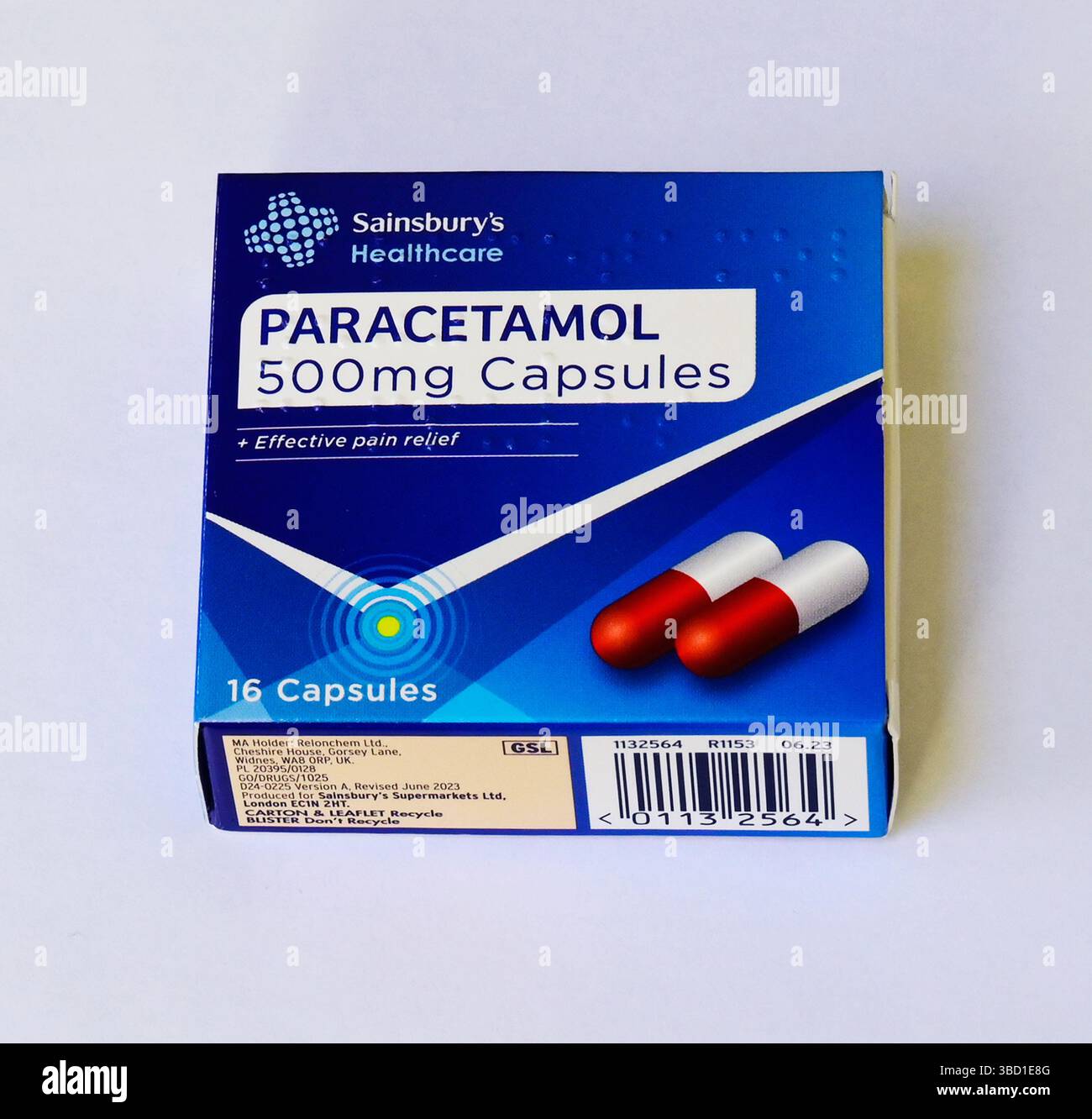 Pack de capsules de PARACÉTAMOL 500mg de Sainsbury's Healthcare. Soulagement efficace de la douleur. 16 gélules. Banque D'Images