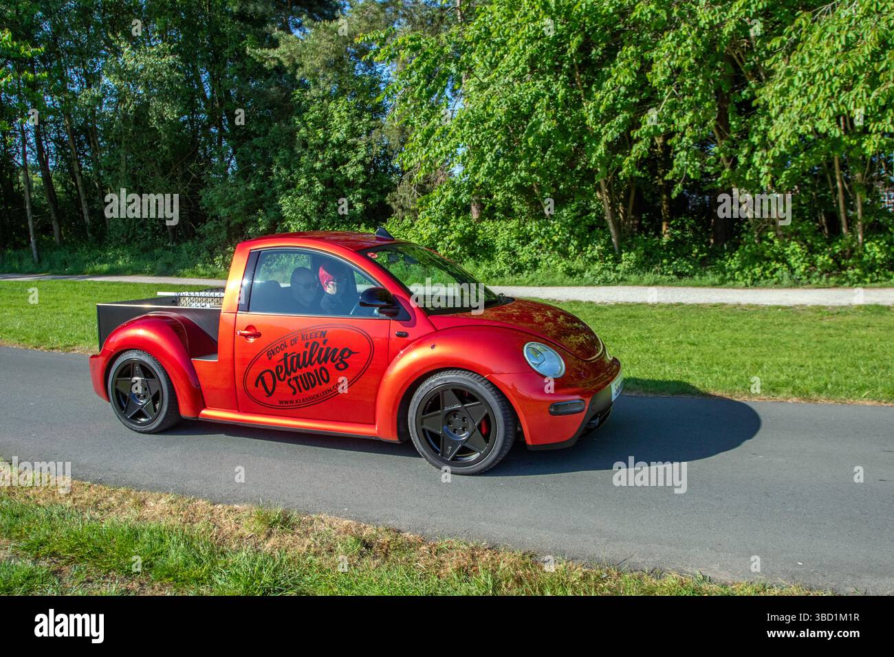Volkswagen New Beetle Rouge 1998 - GATE 1/18 - Miniature NEUVE Fabriquée En France