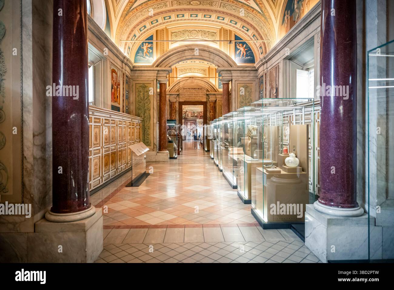 À l'intérieur des galeries du Musée du Vatican Banque D'Images
