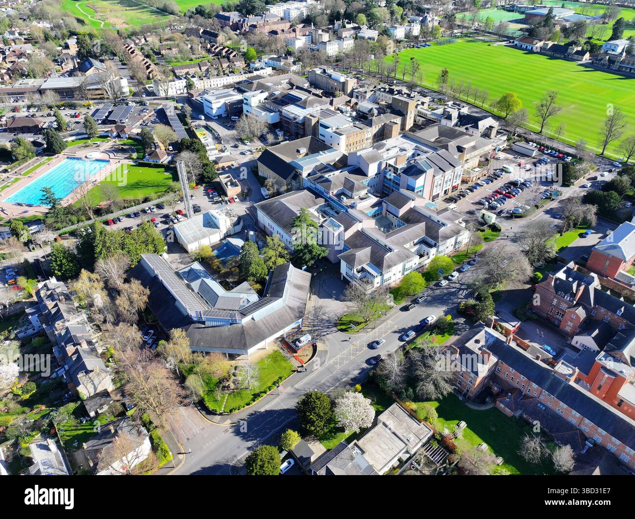 Vue aérienne par drone de l'hôpital général de Cheltenham Banque D'Images