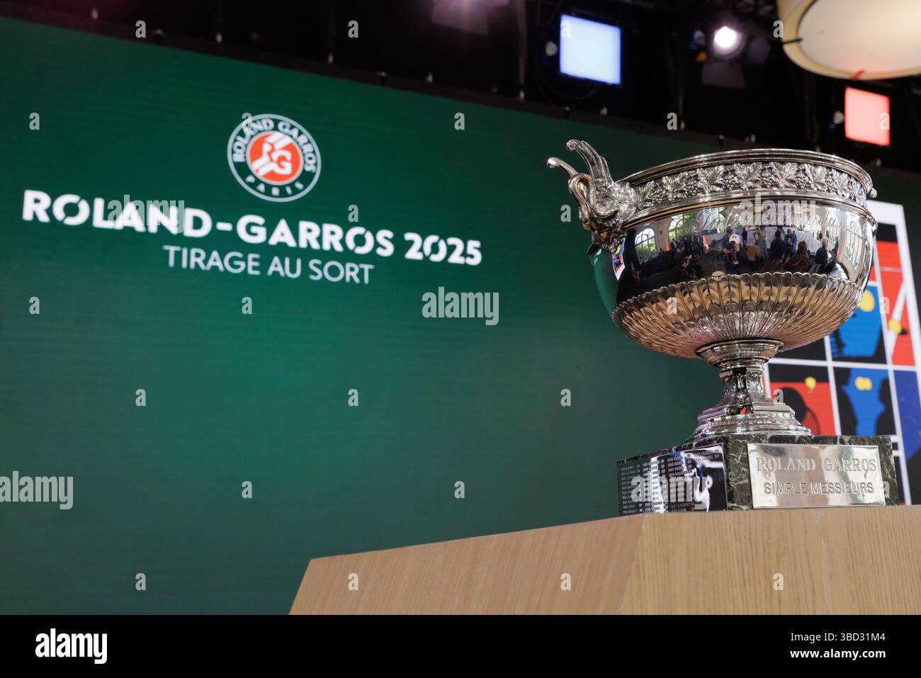 Trophée homme&#39 ;s lors du tirage au sort de l'Open de France de Tennis au stade Roland Garros, le jeudi 22 mai 2025 à Paris France Banque D'Images