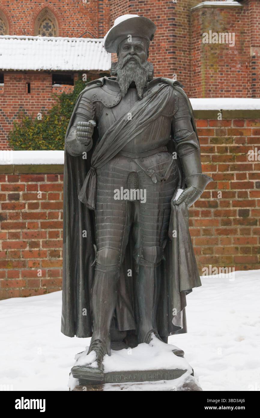 Statue du Grand Maître teutonique Markgraf Albrecht au château de Malbork, Pologne. Banque D'Images