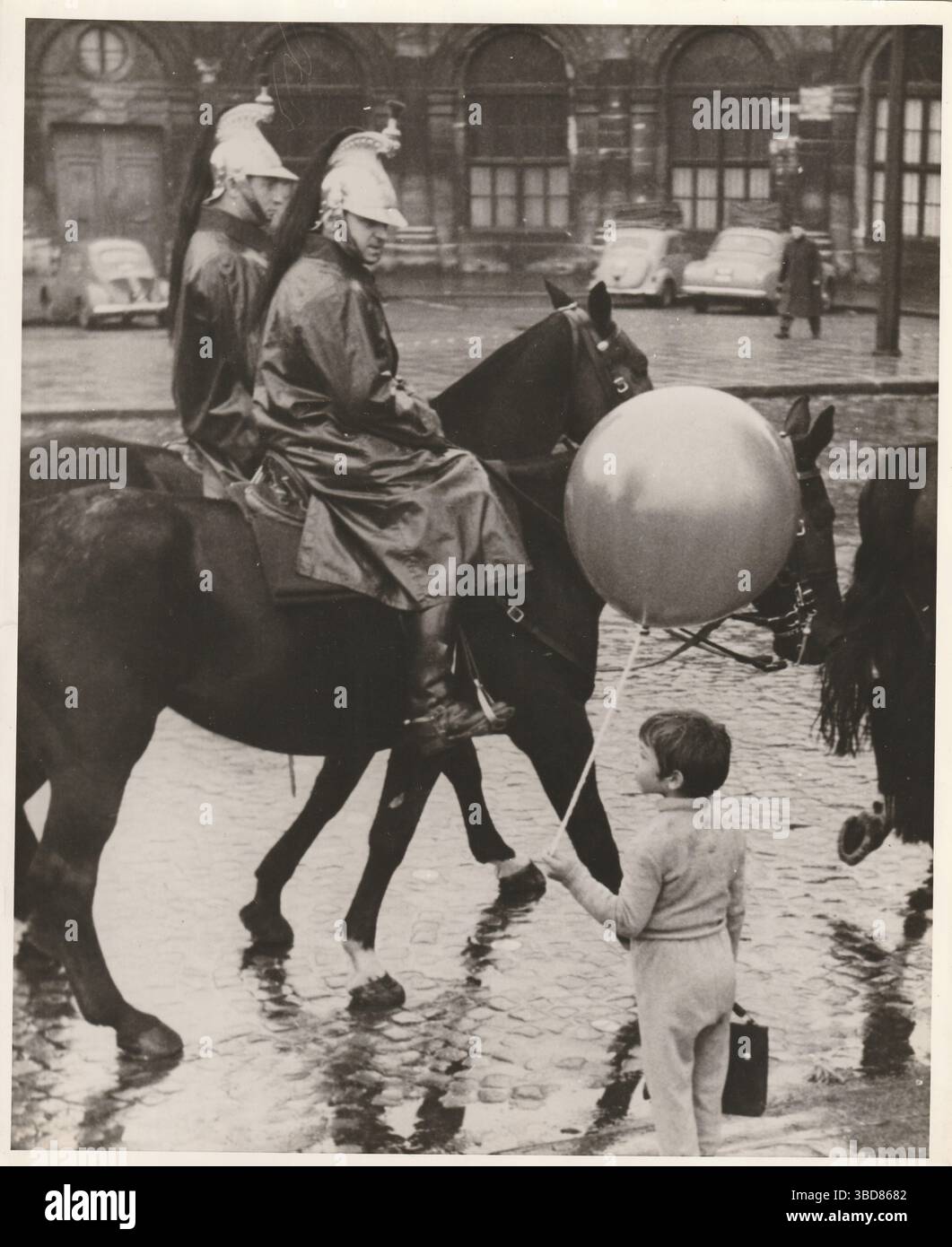 The Red Balloon (le ballon rouge) 1956 Dir : Albert Lamorisse. Avec Pascal Lamorisse. Banque D'Images
