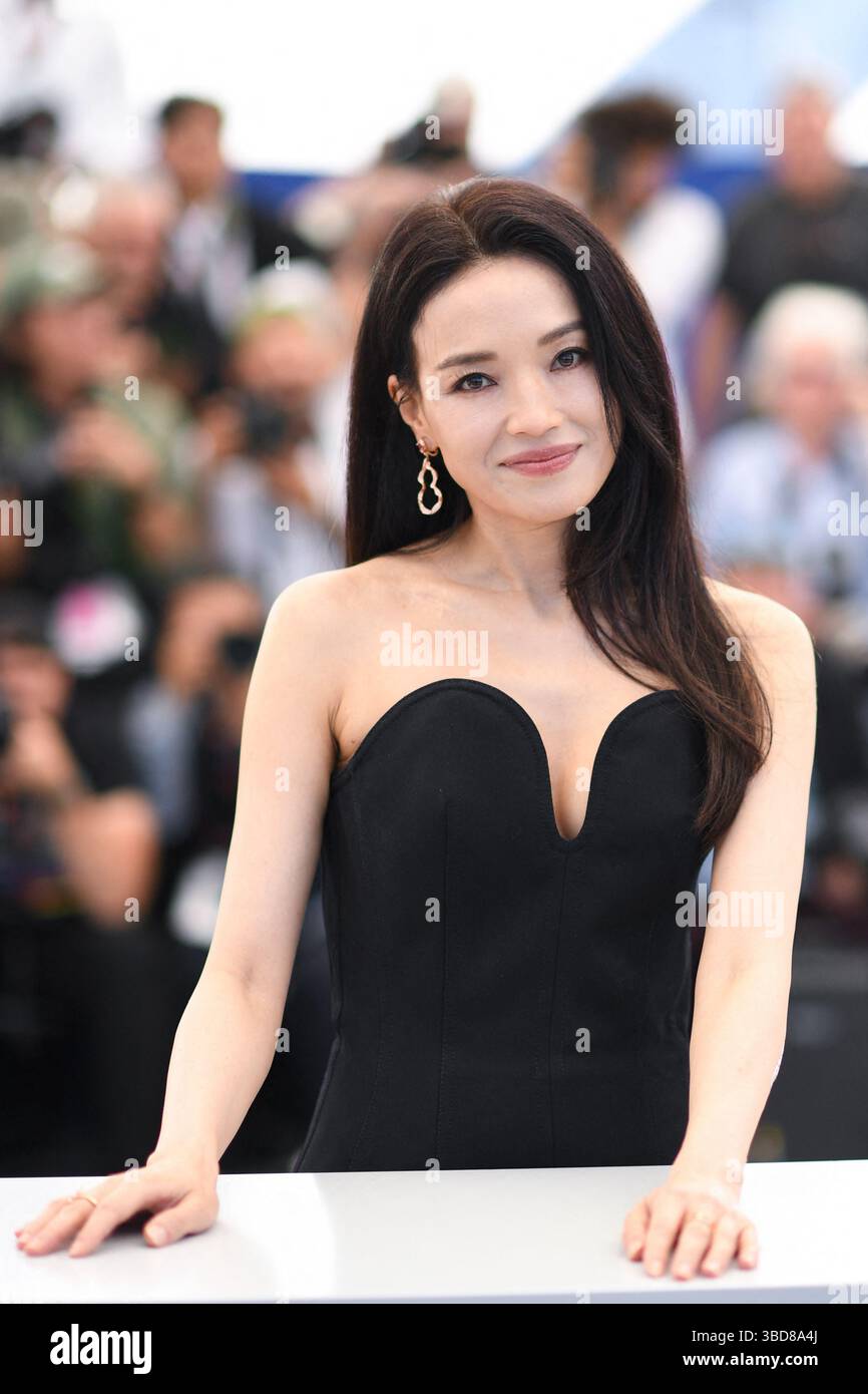 Cannes, France. 23 mai 2025. Shu Qi présent au Photocall de la Résurrection à Cannes, France, le 23 mai 2025 dans le cadre du 78ème Festival de Cannes. Photo par Aurore Marechal/ABACAPRESS.COM crédit : Abaca Press/Alamy Live News Banque D'Images