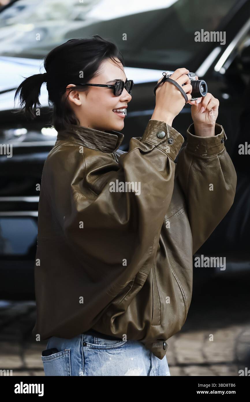 Cannes, France. 13 mai 2025. Ariana Greenblatt arrive à l’Hôtel Martinez lors du 78ème Festival de Cannes à Cannes, France, le 13 mai 2025 (photo Alessandro Bremec/NurPhoto). Crédit : NurPhoto SRL/Alamy Live News Banque D'Images
