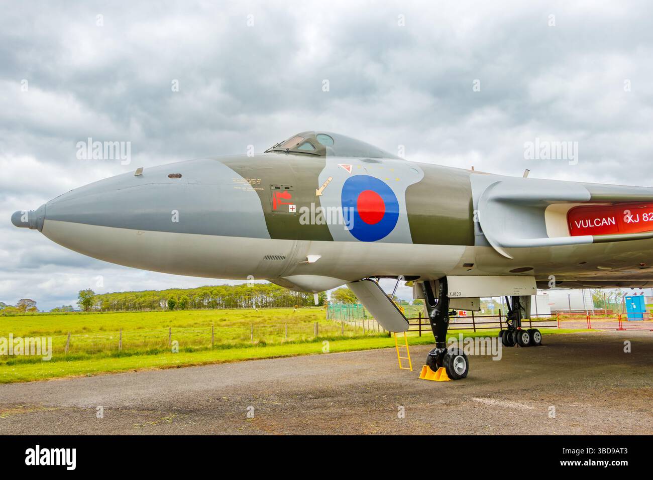 Avion militaire Avro vulcan RAF vintage de 1963 exposé dans un musée de l'aviation en plein air Solway Aviation Museum, Carlisle royaume-uni Banque D'Images