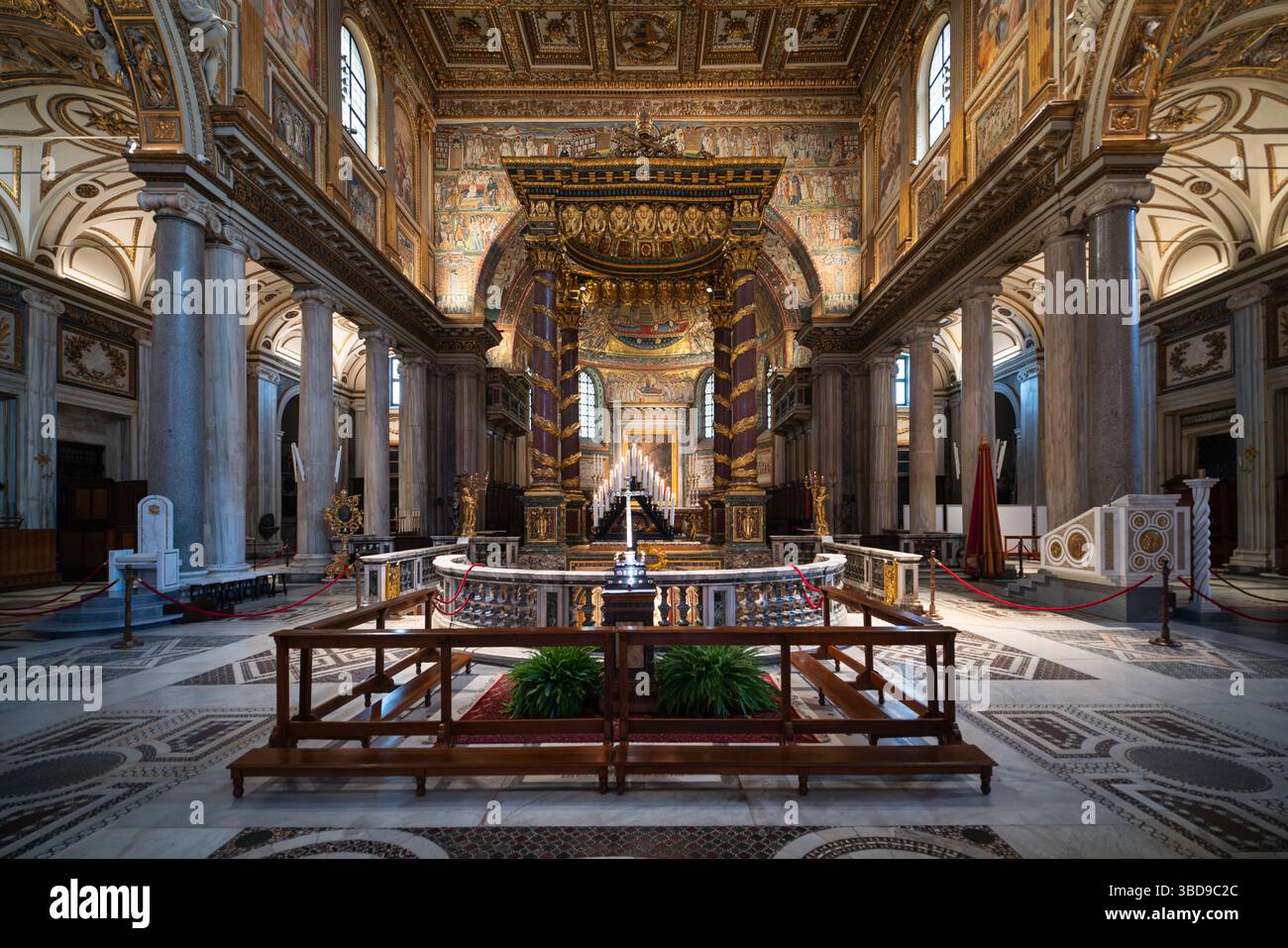 L'autel de l'église baroque de Santa Maria Maggiore à Rome, Italie Banque D'Images