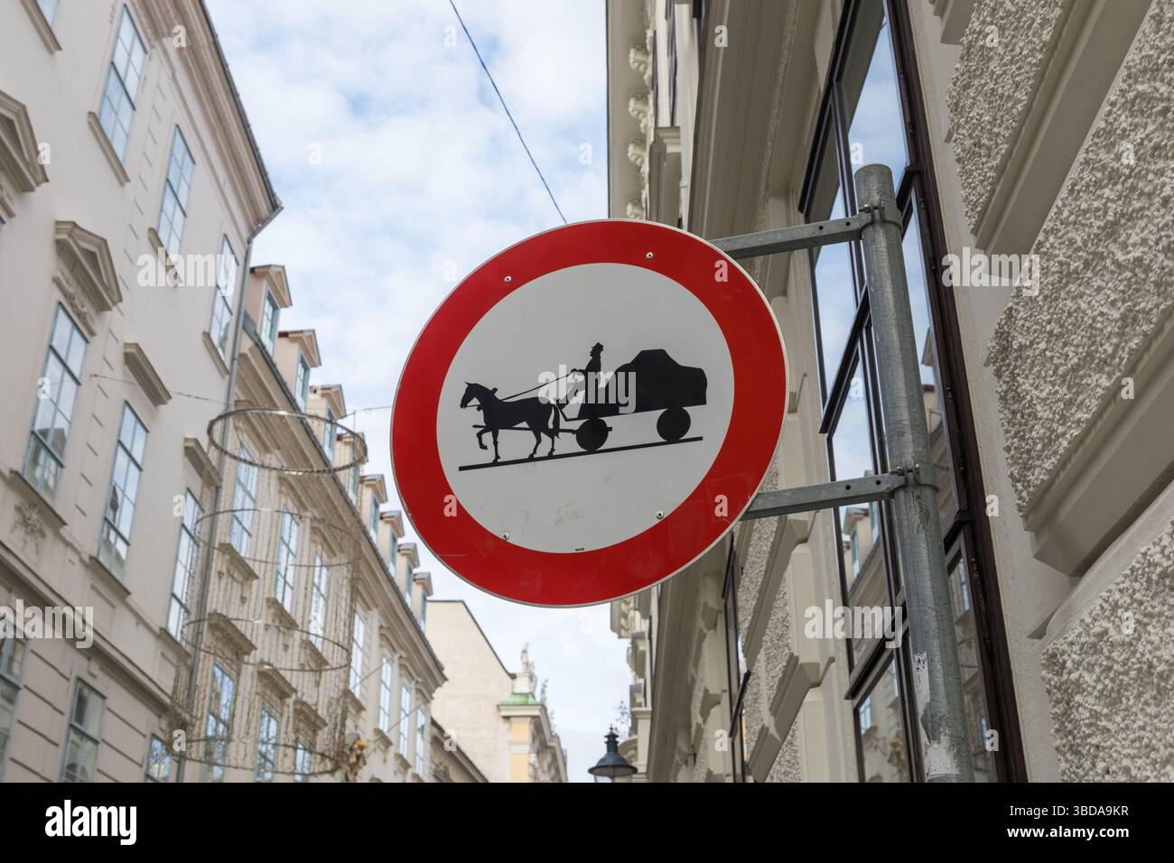 Pas de panneau routier de calèche tirée par des chevaux, Vienne Wien, Autriche Banque D'Images
