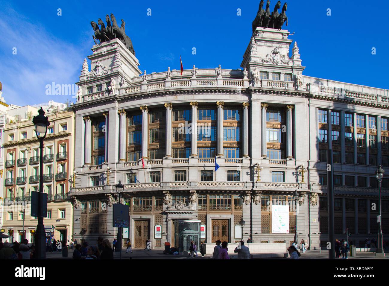 Espagne, Madrid, Gran via, scène de rue, architecture, personnes, Banque D'Images