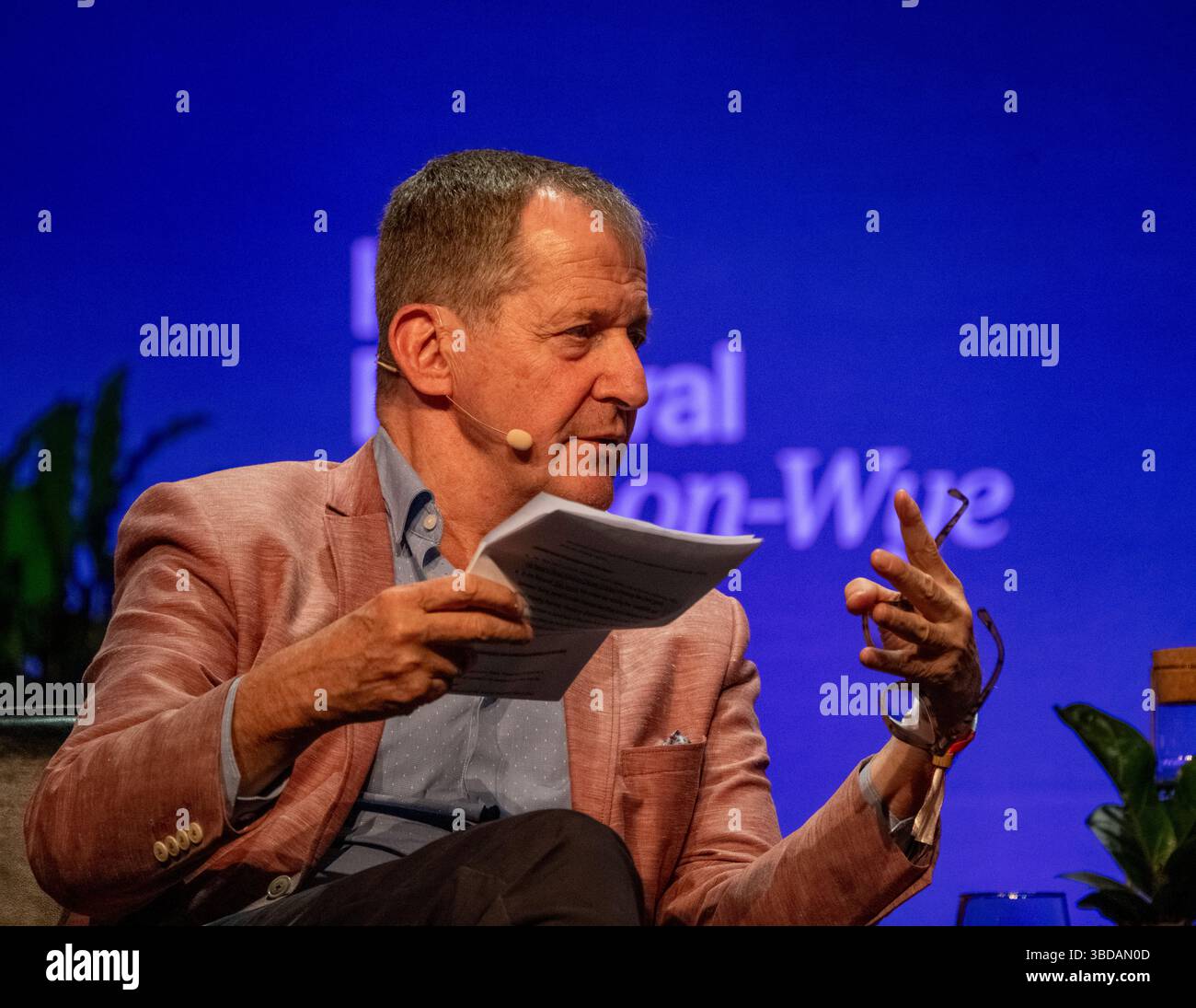 Hay-on-Wye, 23 mai 2025. Fête du foin. Alastair Campbell interviewe Yulia Navalnaya. Banque D'Images