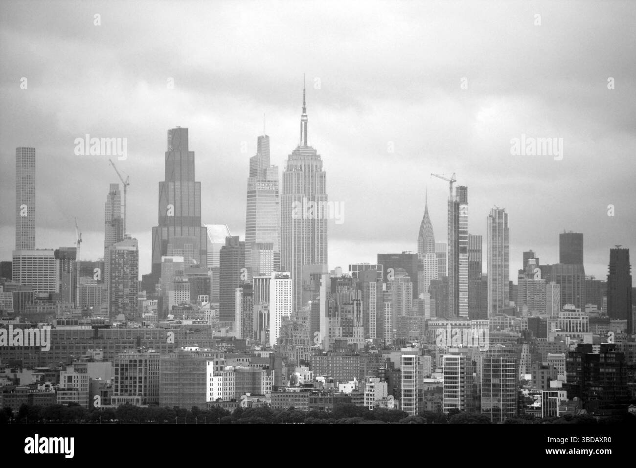 Horizon de Midtown Manhattan le long de l'Hudson River. Banque D'Images