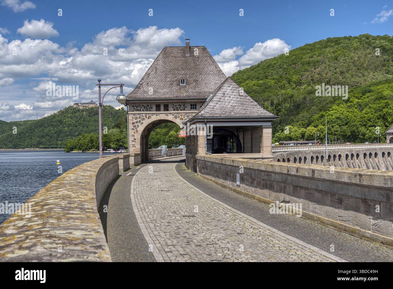 AM Edersee à Hessen - Parc national de Kellerwald-Edersee Banque D'Images