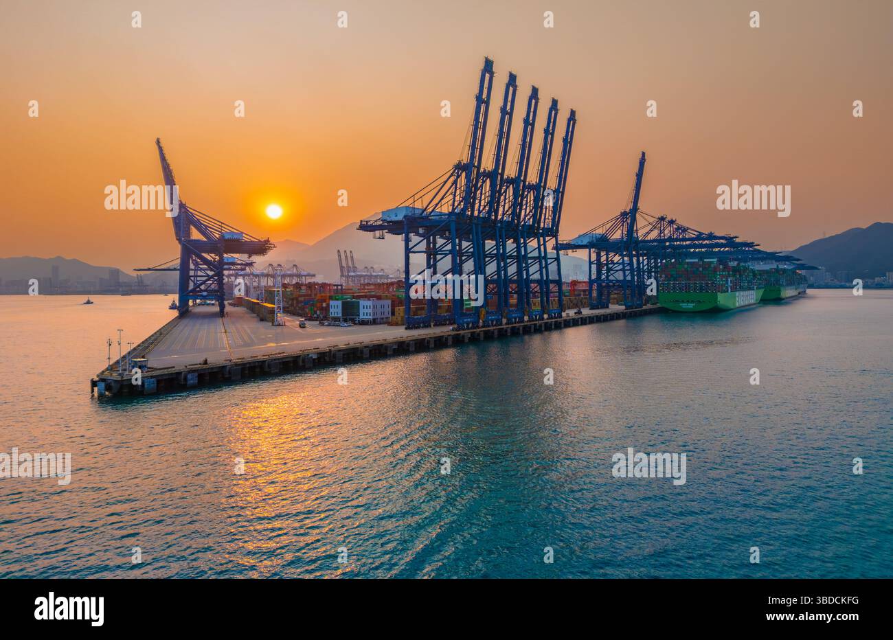 Environnement urbain du district portuaire de Yantian, ville de Shenzhen, province du Guangdong, Chine Banque D'Images