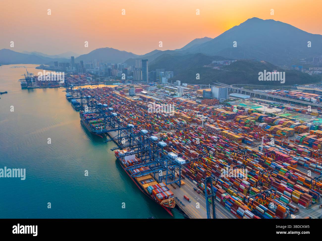 Environnement urbain du district portuaire de Yantian, ville de Shenzhen, province du Guangdong, Chine Banque D'Images