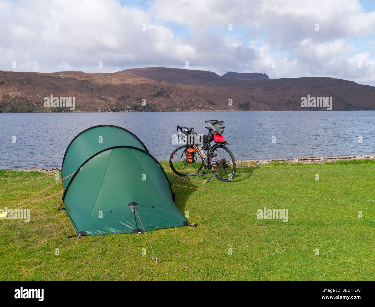 Camping à côté de Loch Broom, Ullapool, Écosse Banque D'Images