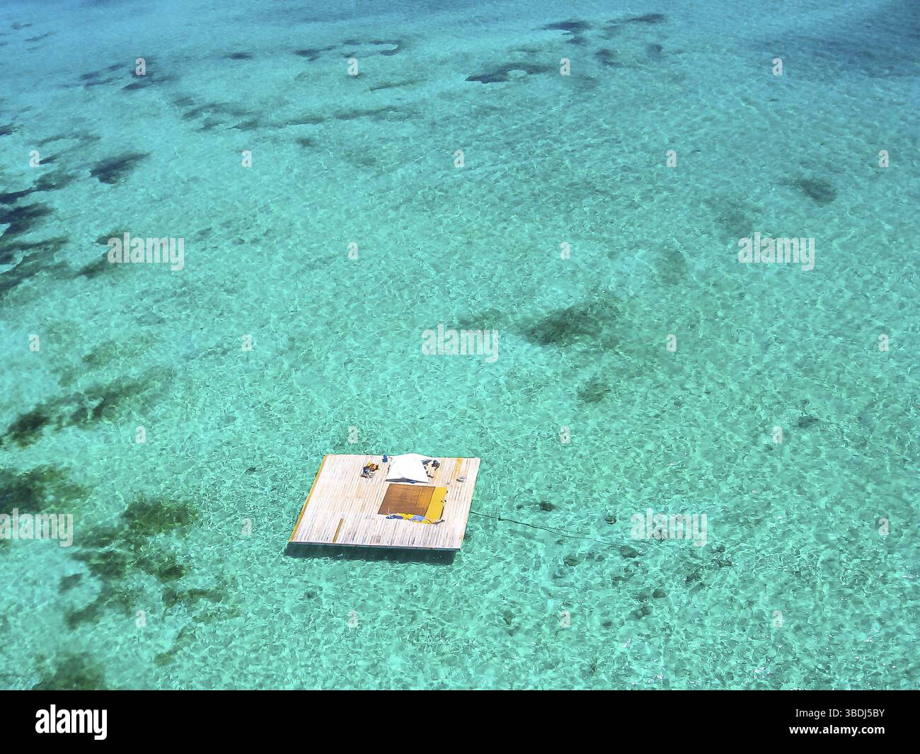 Vue aérienne de la plate-forme d'atterrissage pour le vol panoramique avec parachute ascensionnel, l'une des principales attractions de Deer Island, côte est de l'île Maurice, Inde Banque D'Images