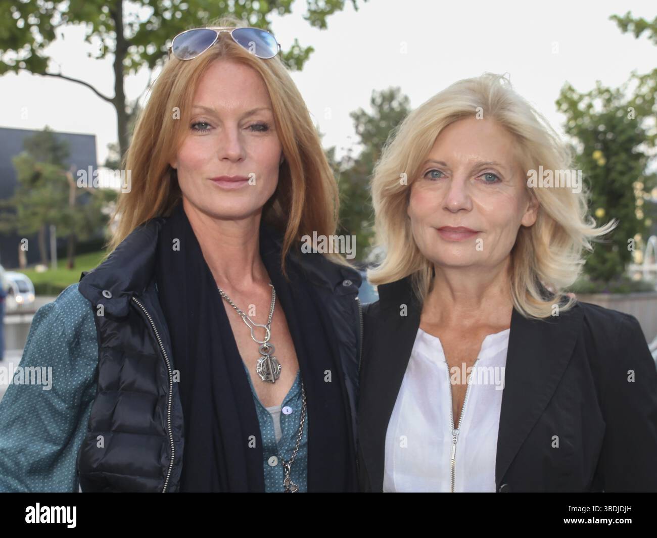 Les actrices allemandes Esther Schweins et Sabine Postel 8e Hambourg-Berlin Classic 2015 Wolfsburg, les actrices allemandes Esther Schweins et Sabine Postel 8e H. Banque D'Images
