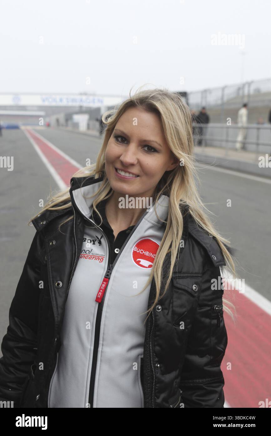 Doreen Seidel à l'ADAC GT Masters Media Day le 10 avril 2013 à l'Etropolis Motorsport Arena Oschersleben Banque D'Images