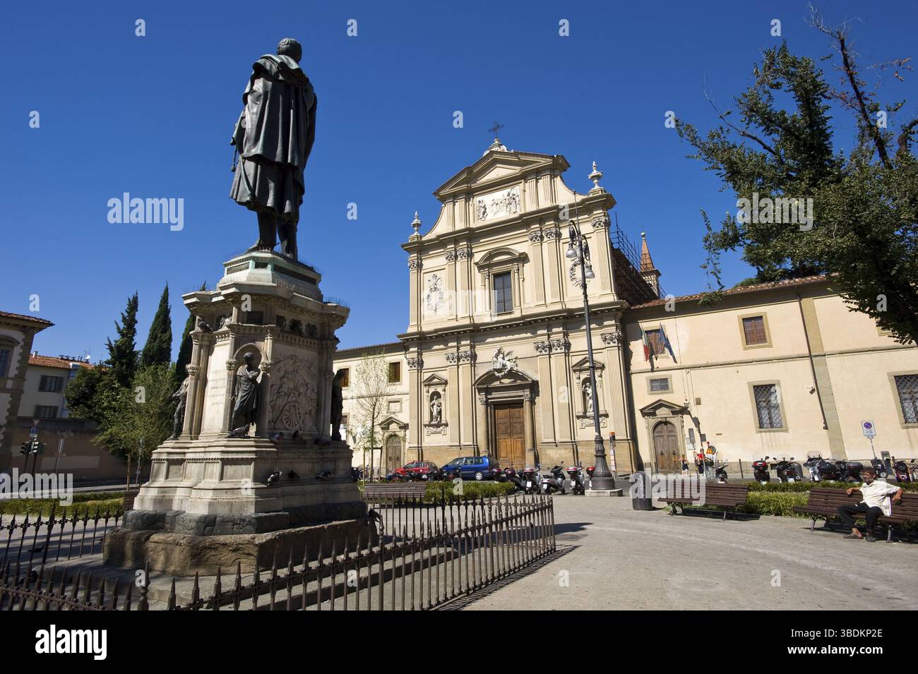 Statue, Firenze, Museo di, devant l'église San Marco, Piazza San Marco, Florence, Toscane, Italie, Europe Banque D'Images