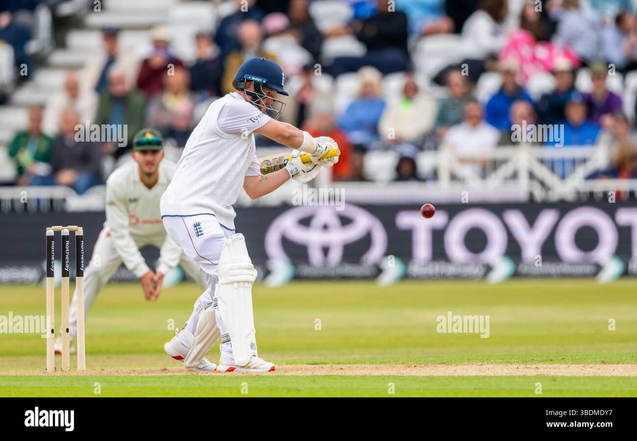 Ben Duckett battant pour l'Angleterre le premier jour du Rothesay test match entre l'Angleterre et le Zimbabwe Banque D'Images