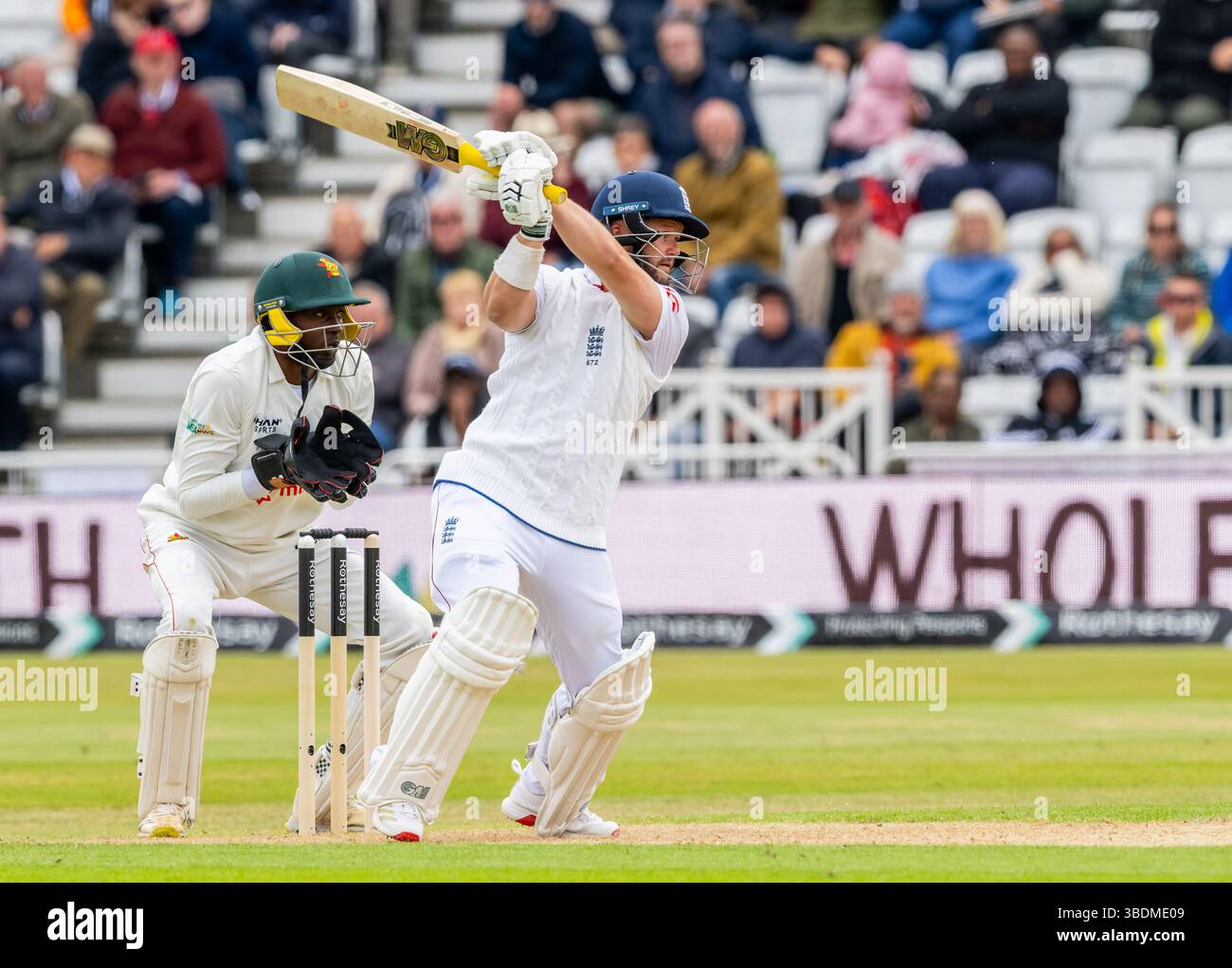 Ben Duckett battant pour l'Angleterre le premier jour du Rothesay test match entre l'Angleterre et le Zimbabwe Banque D'Images