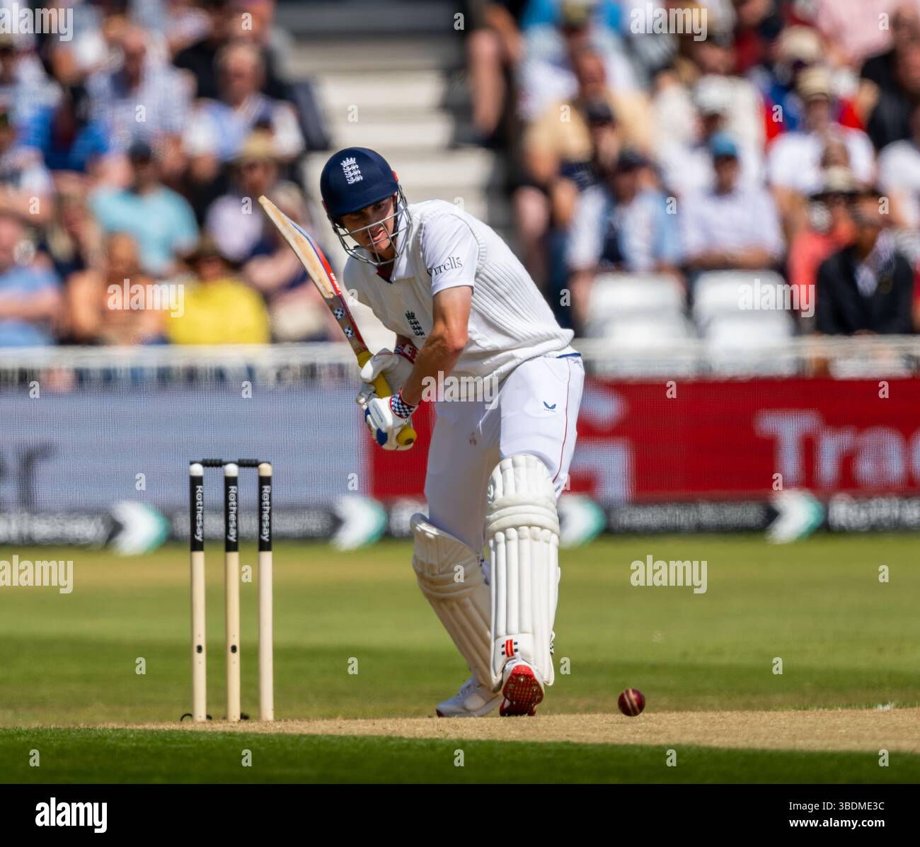 Harry Brook battant pour l'Angleterre le deuxième jour du Rothesay test match entre l'Angleterre et le Zimbabwe Banque D'Images