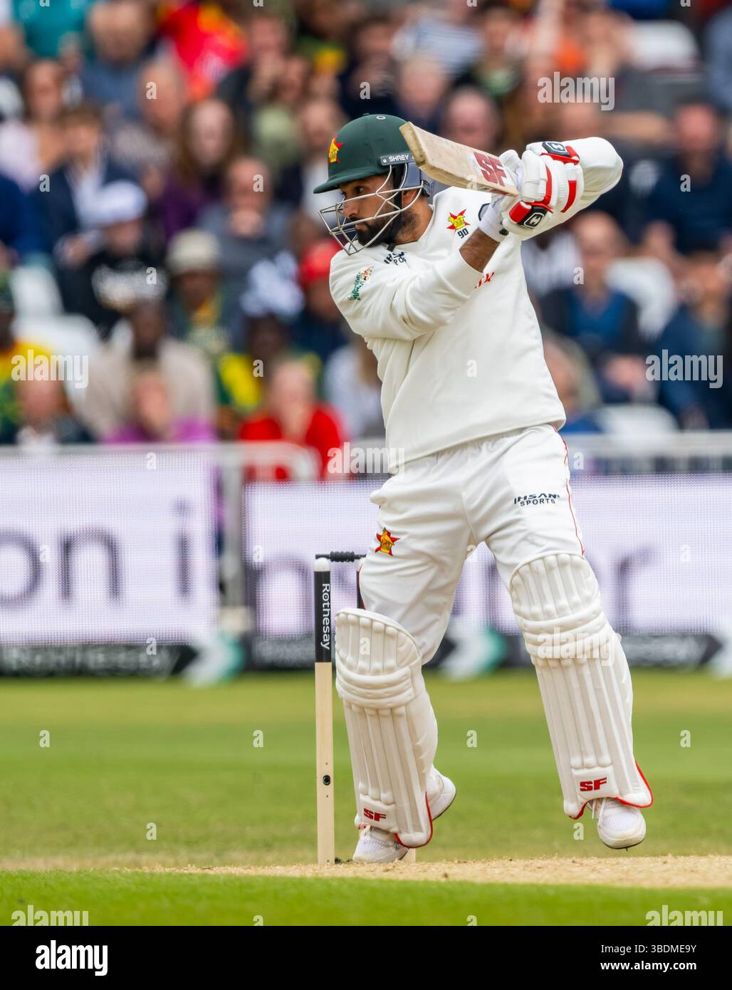 Sikandar Raza battant pour le Zimbabwe le troisième jour du Rothesay test match entre l'Angleterre et le Zimbabwe Banque D'Images