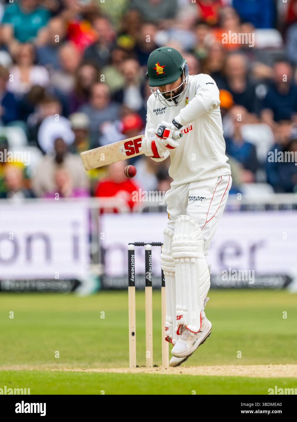 Sikandar Raza battant pour le Zimbabwe le troisième jour du Rothesay test match entre l'Angleterre et le Zimbabwe Banque D'Images