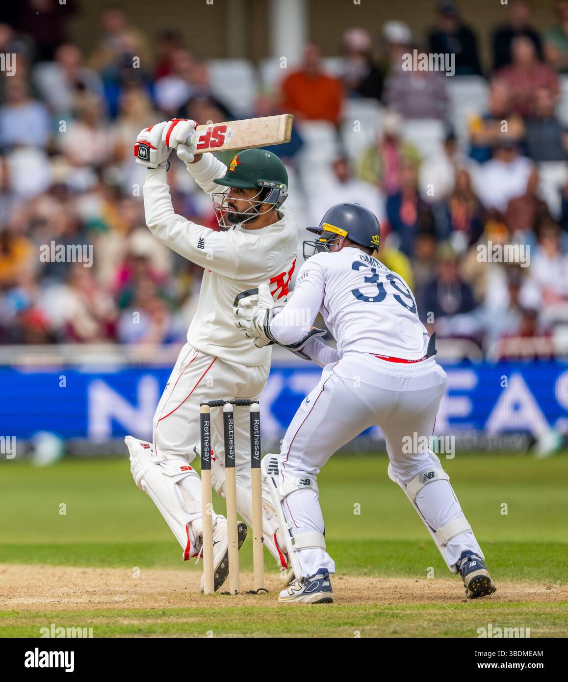 Sikandar Raza battant pour le Zimbabwe le troisième jour du Rothesay test match entre l'Angleterre et le Zimbabwe Banque D'Images