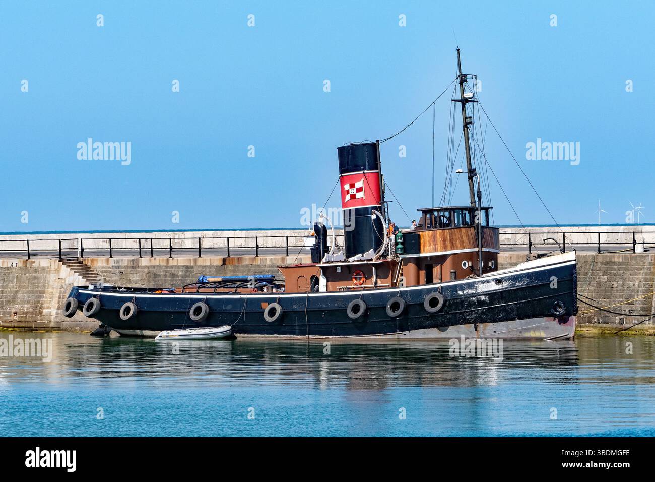 Remorqueur Challenge dans le port de Ramsgate prêt pour le 85e anniversaire de l'évacuation des petits navires Dunkerque Banque D'Images
