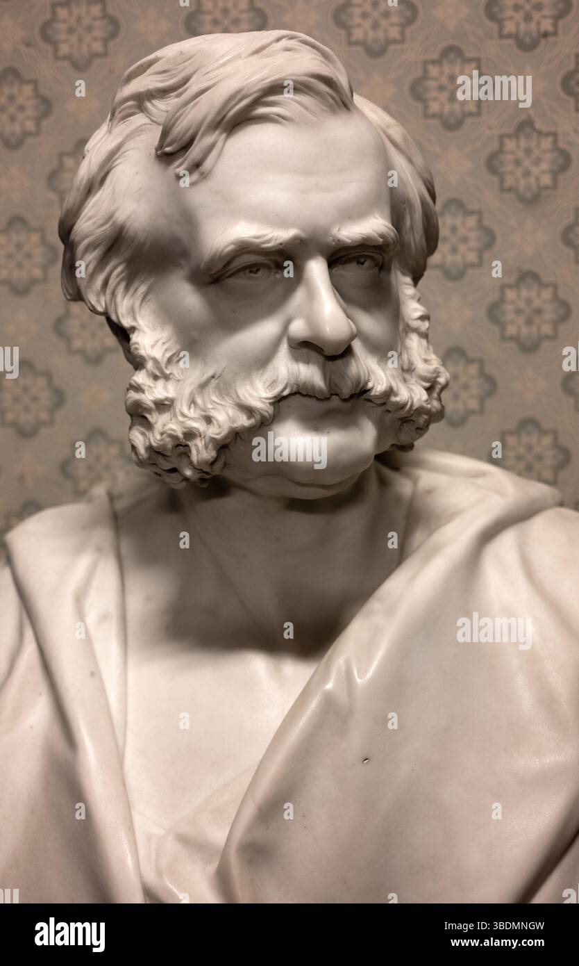 Sculpture de buste en marbre de George Thomas Clark par Joseph Edwards au Cyfarthfa Castle Museum and Art Gallery Merthyr Tydfil South Wales UK Banque D'Images