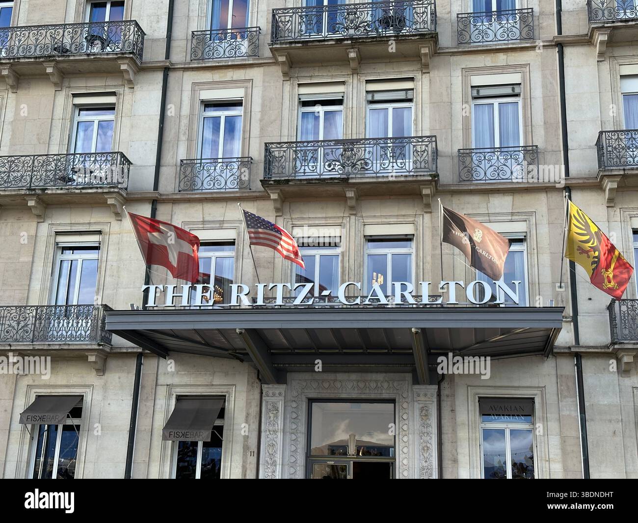 Genève, Suisse - 15 janvier 2023 : le Ritz-Carlton Hôtel de la paix à Genève Banque D'Images