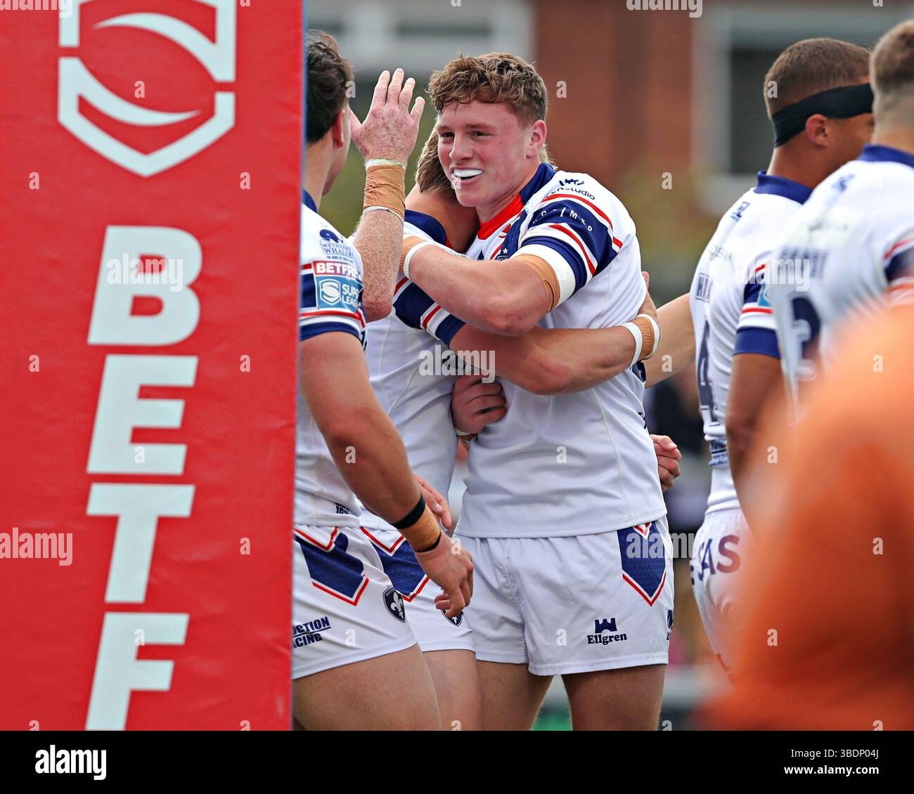 Ellis Lingard de Wakefield Trinity célèbre son essai lors du match de Betfred Super League Wakefield Trinity vs Salford Red Devils au DIY Kitchens Stadium, Wakefield, Royaume-Uni, le 25 mai 2025 (photo par Sam Eaden/News images) à Wakefield, Royaume-Uni le 25/05/2025. (Photo Sam Eaden/News images/SIPA USA) Banque D'Images
