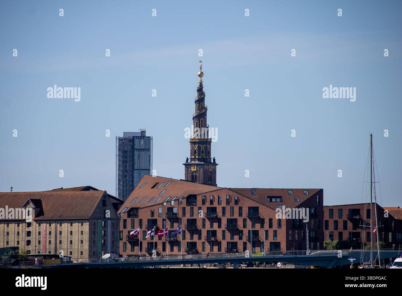VOR Frelsers Kirke (Erlöserkirche) mit spiralförmigem Turm – Wahrzeichen in Christianshavn, Kopenhagen Banque D'Images