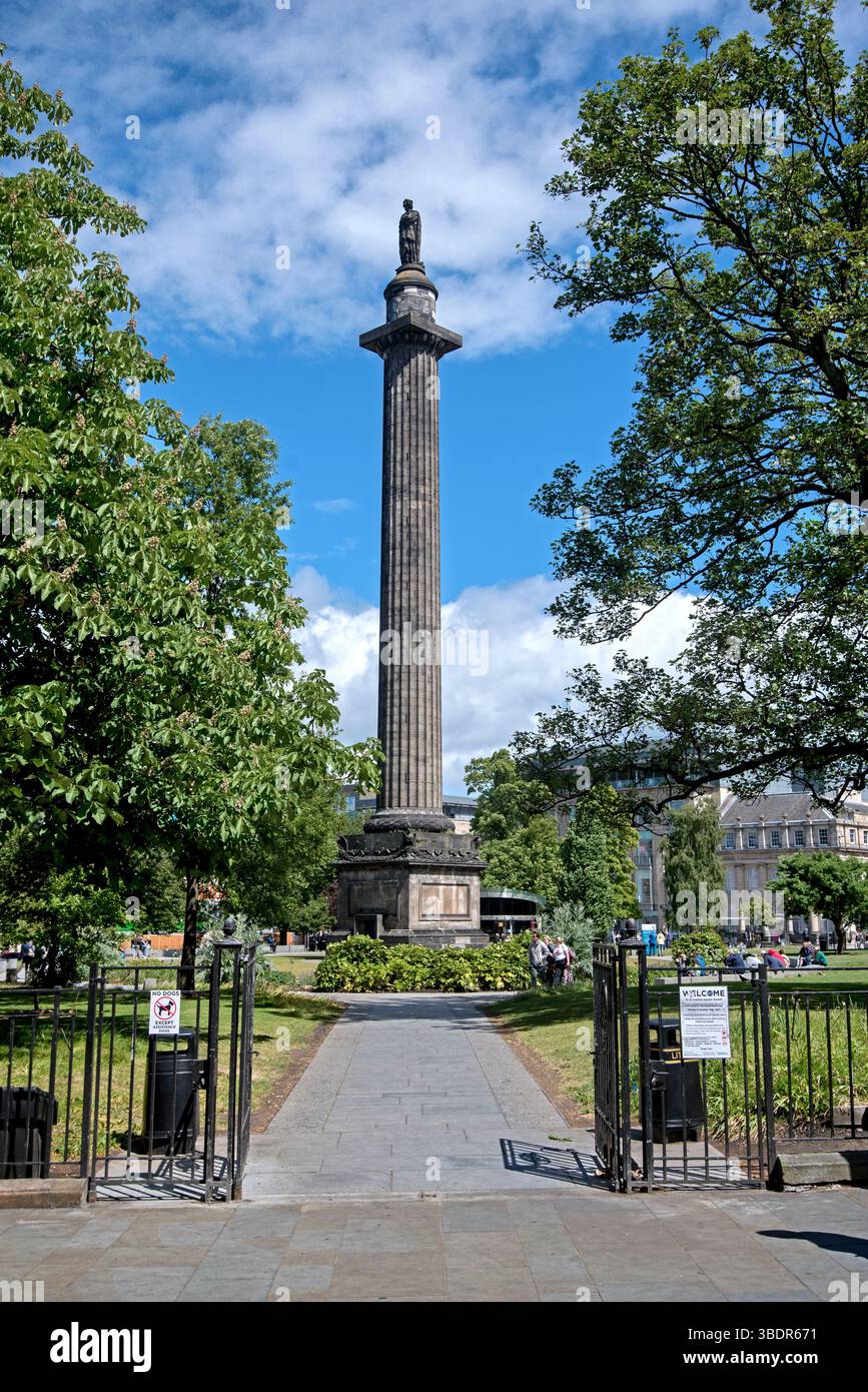 Le monument de Melville, commémorant Henry Dundas, le premier vicomte Melville à St Andrew Square, Édimbourg, Écosse, Royaume-Uni. Banque D'Images Le monument de Melville, commémorant Henry Dundas, le premier vicomte Melville à St Andrew Square, Édimbourg, Écosse, Royaume-Uni. Banque D'Images