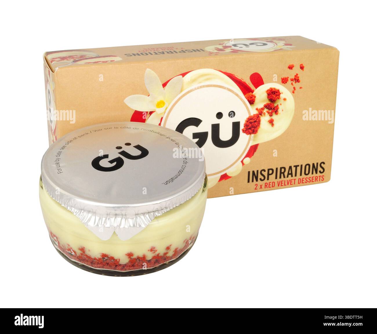 Boîte de desserts en velours rouge Gu inspirations contenant deux desserts de 82g. Banque D'Images Boîte de desserts en velours rouge Gu inspirations contenant deux desserts de 82g. Banque D'Images