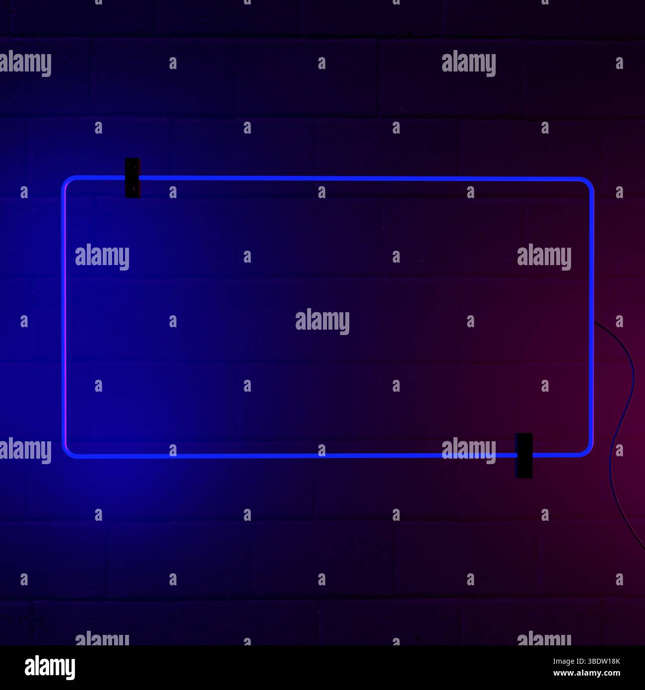 Cadre d'effet d'éclairage violet et bleu néon sur mur de briques pour fond de fête ou votre texte. illustration 3d. Banque D'Images