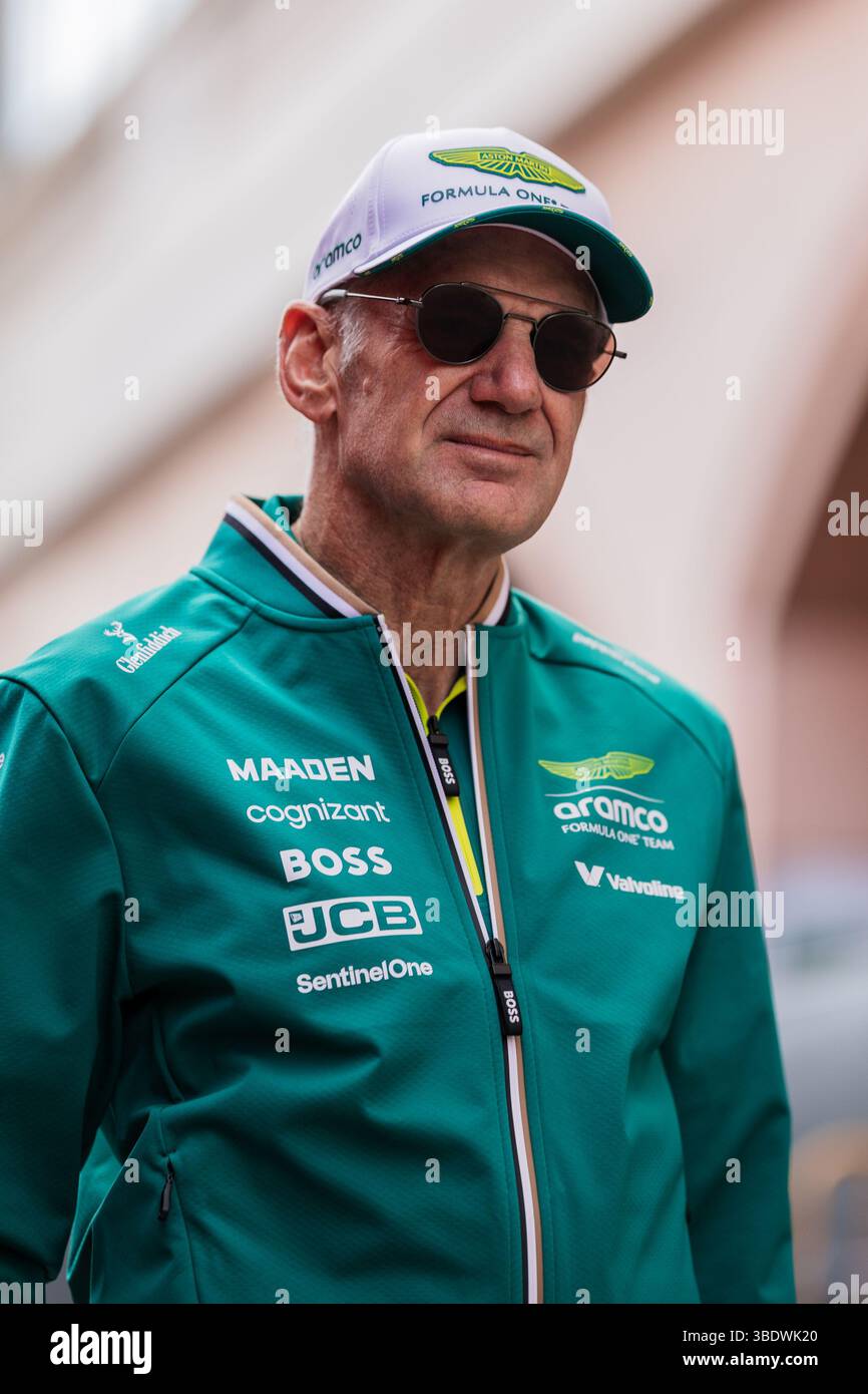 Circuit de Monaco, Monte-carlo, Monaco. 24.May.2025 ; Adrien Newey de Grande-Bretagne et Aston Martin Aramco F1 Team arrivent dans le paddock lors du Grand Prix de formule 1 de Monaco Banque D'Images
