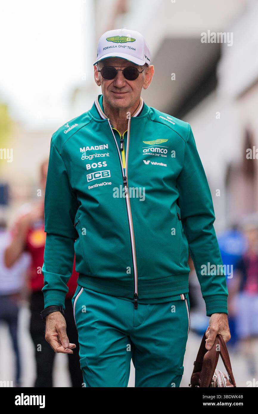 Circuit de Monaco, Monte-carlo, Monaco. 24.May.2025 ; Adrien Newey de Grande-Bretagne et Aston Martin Aramco F1 Team arrivent dans le paddock lors du Grand Prix de formule 1 de Monaco Banque D'Images