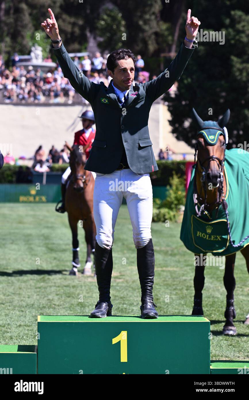 Yuri Masur (BRA) lors du 92° CSIO Roma 2025 Prize No. 10 ROLEX GRAN PREMIO ROMA catégorie deux courses - h. 160 Prix en argent : € 500 000 le 25 mai 2025 à Piazza di Siena à Rome, Italie. Banque D'Images