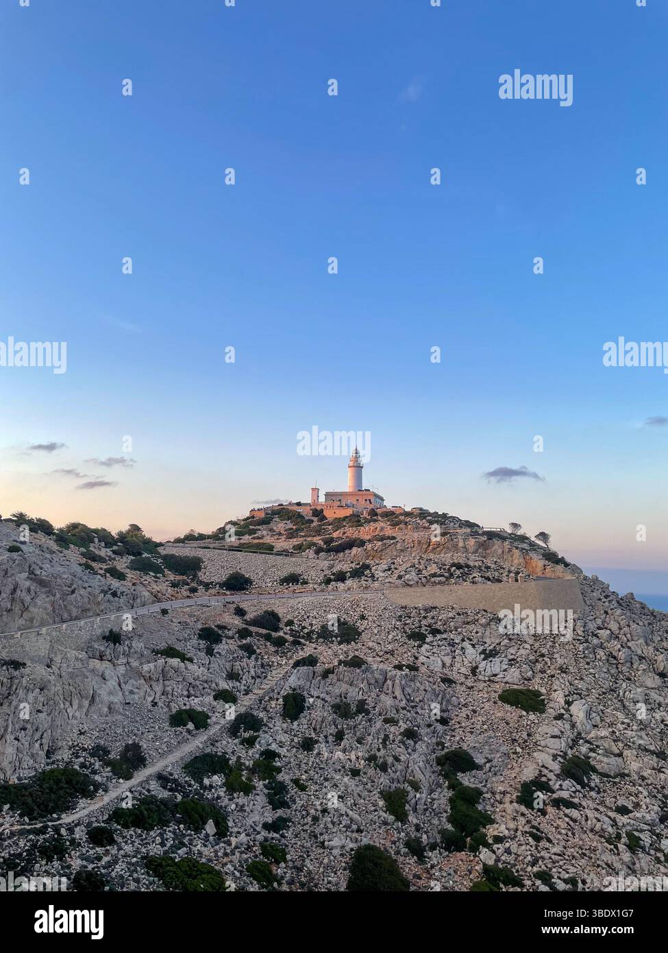 Route panormique menant au phare du Cap de Formentor à Majorque Banque D'Images