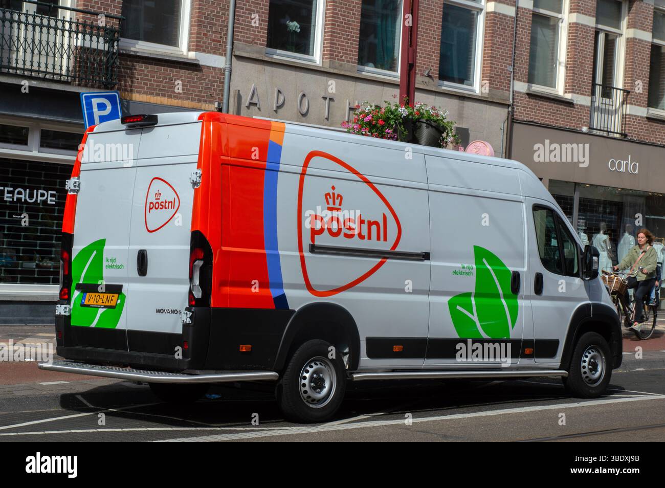 PostNL Company Van à Amsterdam pays-Bas 26-5-2025 Banque D'Images