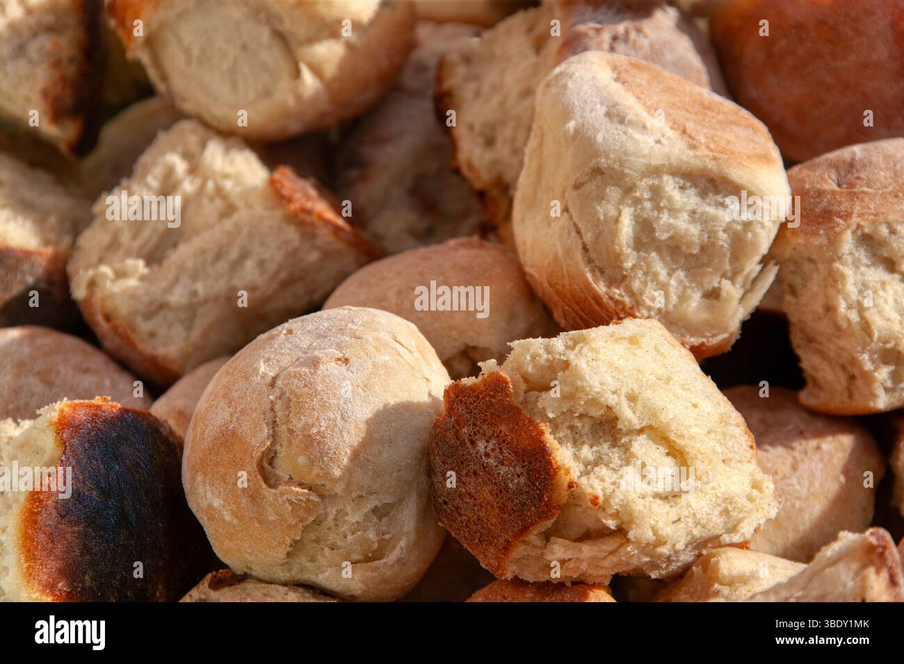 Nourriture africaine Dipapata frais cuit au four traditionnel Botswana. Nourriture africaine traditionnelle diphaphatha rouleaux frais, Banque D'Images