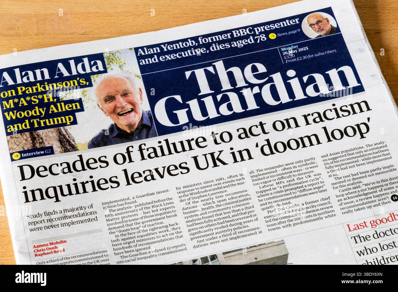 26 mai 2025. Le titre de la première page du Guardian lit des décennies d'échec à agir sur les enquêtes sur le racisme laisse le Royaume-Uni dans une « boucle de malheur ». Banque D'Images