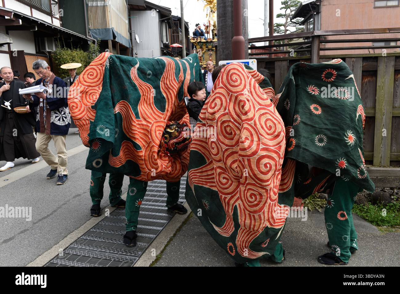 Danse du lion, Festival de Furukawa, Hida Furukawa, Japon, Asie. Banque D'Images