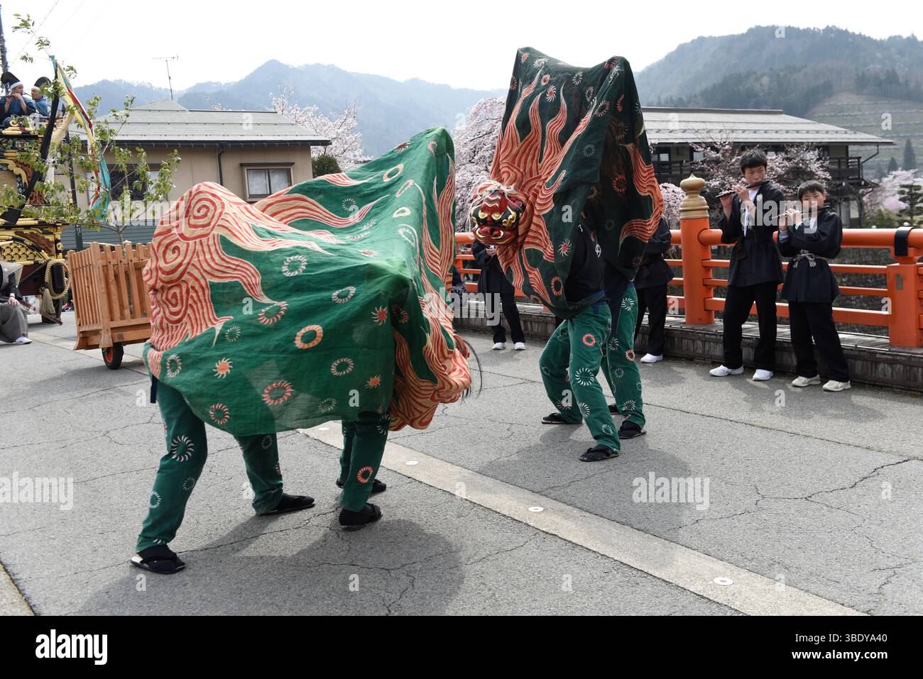 Danse du lion, Festival de Furukawa, Hida Furukawa, Japon, Asie. Banque D'Images
