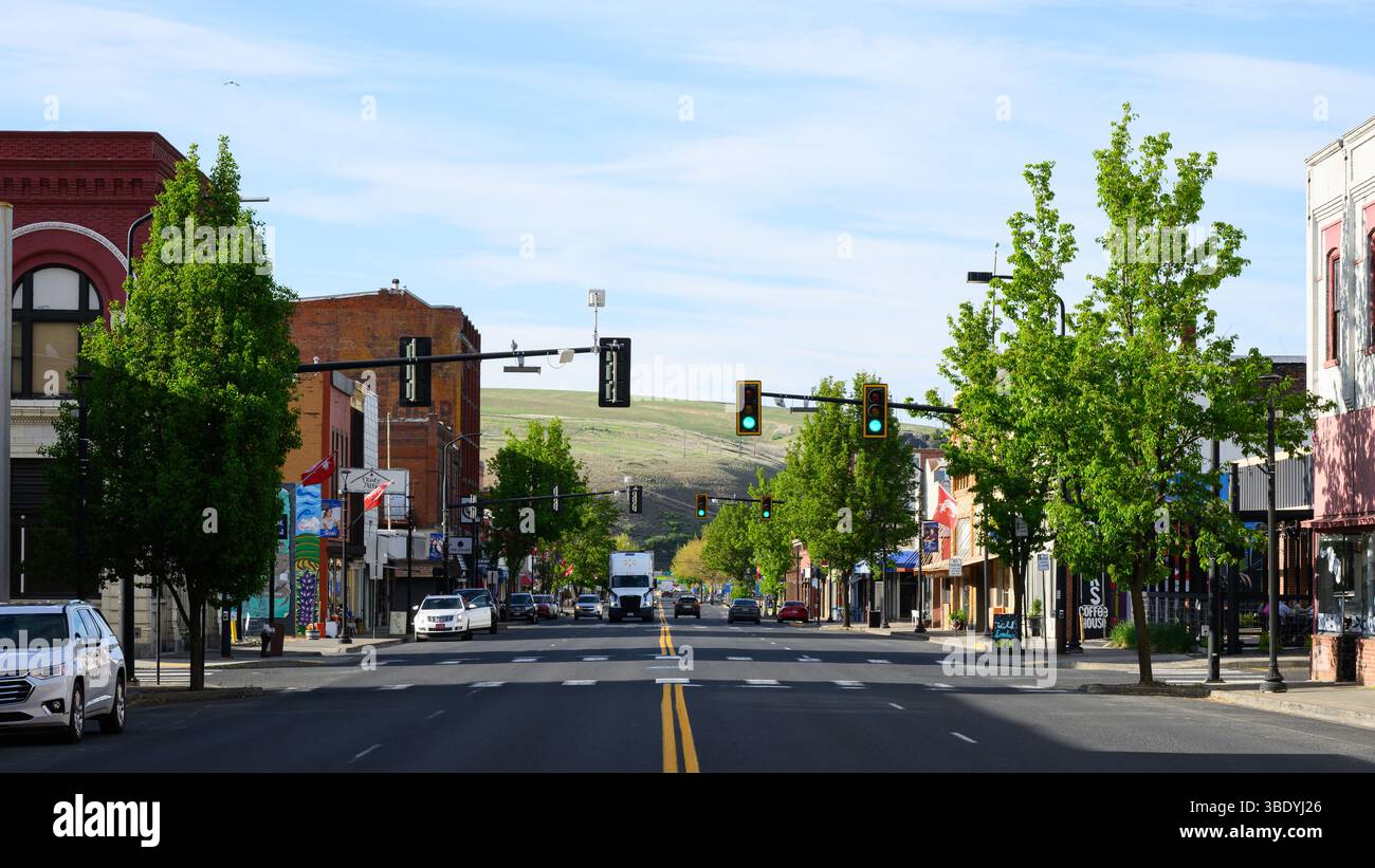 Colfax, WA, États-Unis - 7 mai 2025 ; vue sur le paysage urbain le long de main Street à Colfax Washington dans la région de Palouse Banque D'Images