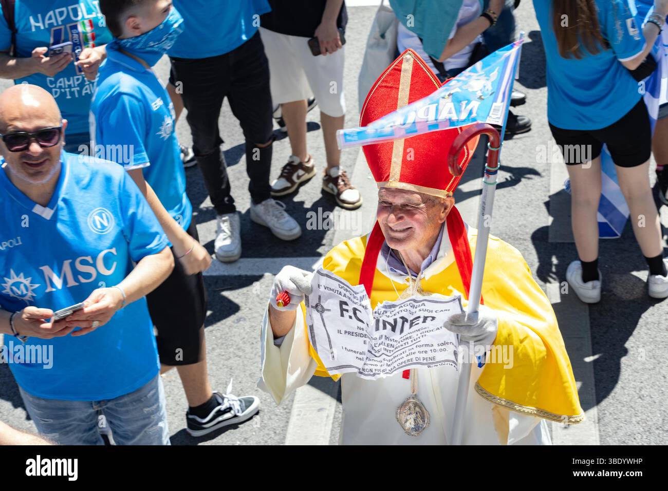 CRO 26 mai 2025 Naples, Lungomare Caracciolo. Le défilé des champions italiens sur les bus à toit ouvert. Neaphoto Sergio Siano Banque D'Images